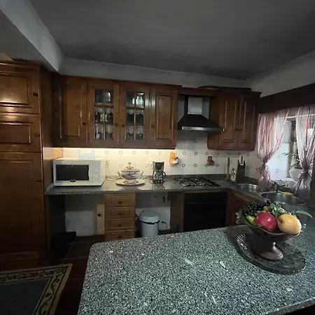 Casa Da Avo Maria, Largo De Santo Antonio, N 97395al