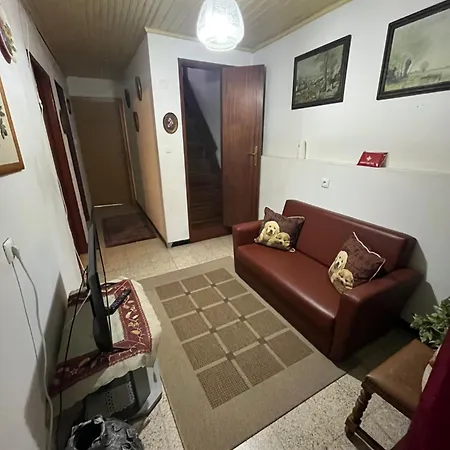 Casa Da Avo Maria, Largo De Santo Antonio, N 97395al