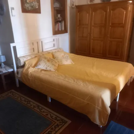Casa Da Avo Maria, Largo De Santo Antonio, N 97395al Daire