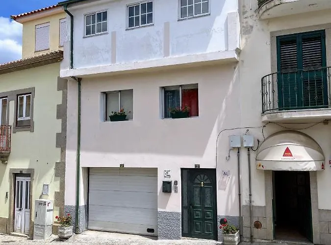 Apartment Casa Da Avo Maria, Largo De Santo Antonio, N 97395al Freixo de Espada à Cinta